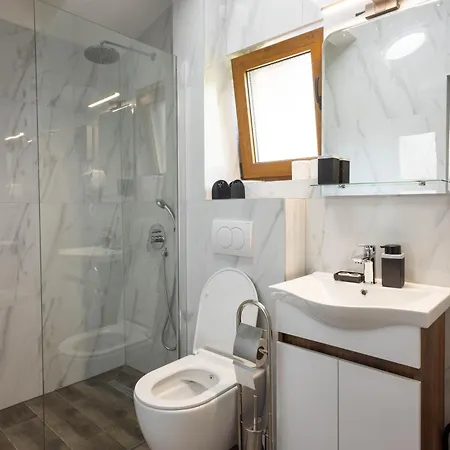 Nensi Aparthotel 4*