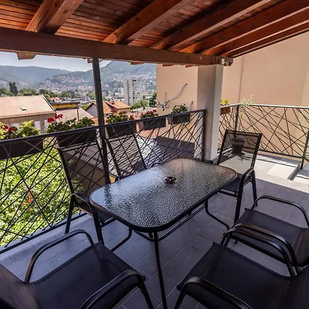 Apartmanhotel Nensi 4*