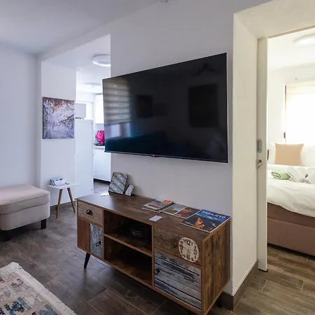 Nensi Aparthotel