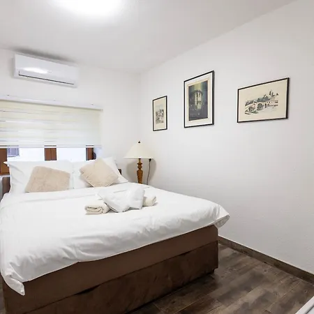 Nensi Aparthotel