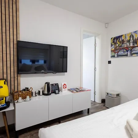 Nensi Aparthotel